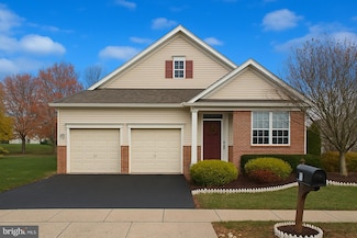 30 Tupelo Ln, Langhorne, PA 19047