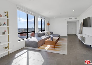 7320 Hawthorn Ave Unit 401, Los Angeles, CA 90046