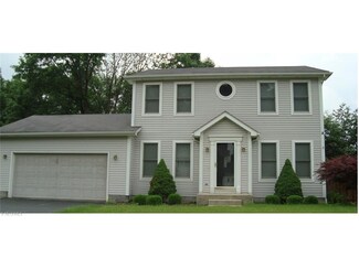 3744 Castle Ct, Youngstown, OH 44511