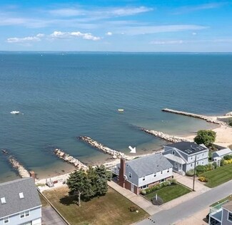 54 Shore Dr, Mattapoisett, MA 02739