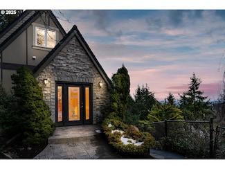 2740 NW Calumet Terrace, Portland, OR 97210
