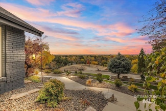 3864 McGonigull St, Boise, ID 83703