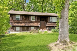 18 Norwood Place, Nanuet, NY 10954
