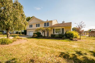 17 Lori Rd, Monmouth Beach, NJ 07750