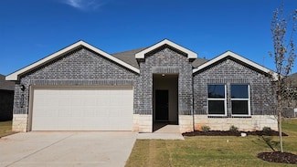 1121 E Stetson Ln, Mustang, OK 73064