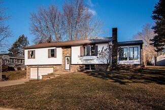 676 Maryville Dr, Hazel Green, WI 53811