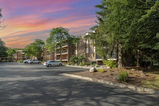 10451 Greenbrier Rd Unit 207, Hopkins, MN 55305