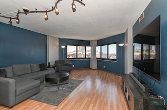 1633 N Prospect Ave Unit 4C, Milwaukee, WI 53202