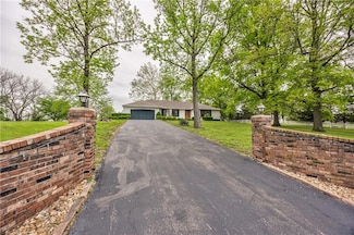 7209 S Oak Hill School Rd, Oak Grove, MO 64075