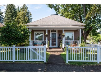 887 Kalmia St, Junction City, OR 97448