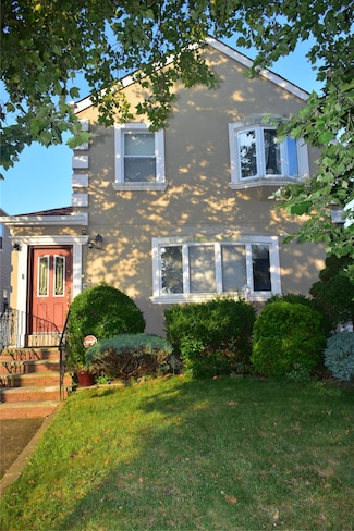 84-17 247th St, Jamaica, NY 11426