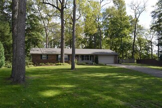 313 Timber Ln, Anderson, IN 46017