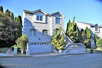76 Nicole Loop, Staten Island, NY 10301