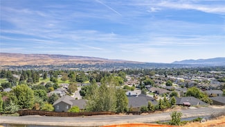 1857 Broadway Place, Wenatchee, WA 98801