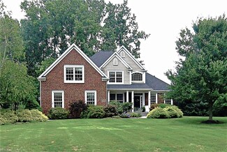 4387 Regal Dr, Akron, OH 44321