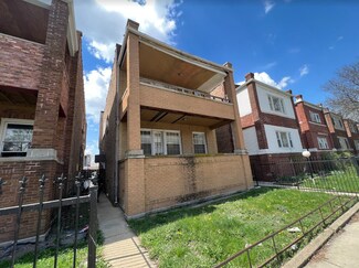 746 S Kilbourn Ave, Chicago, IL 60624