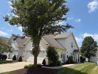 720 Cranberry Ct, Avon Lake, OH 44012