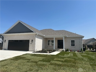 755 W Bentley Cir, Troy, OH 45373