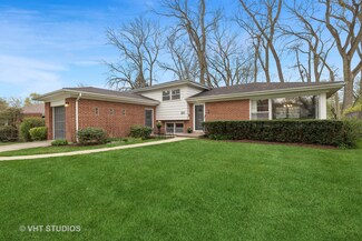 221 W Sheridan Place, Lake Bluff, IL 60044