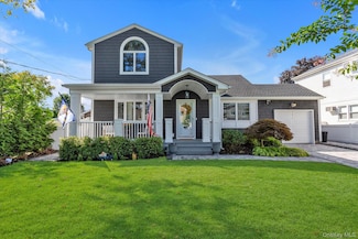 6 Fairview Rd W, Massapequa, NY 11758