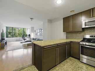 10 Regent St Unit 308, Jersey City, NJ 07302