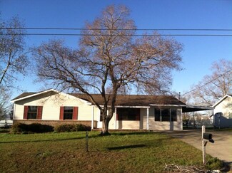 204 Begonia Dr, Taylor, AL 36301