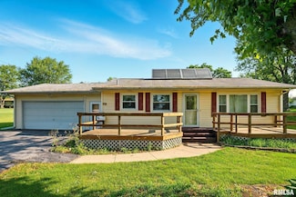 206 4th St, Matherville, IL 61263