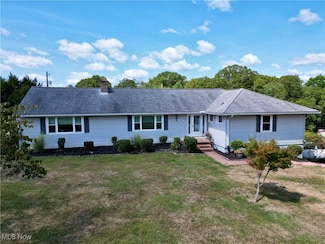 3085 Lookout Dr, Zanesville, OH 43701