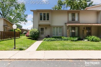 77 Willow Way Unit 13, Waterford, MI 48328