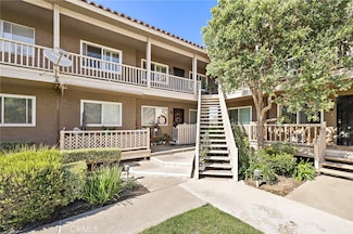 611 S La Veta Park Cir Unit 229, Orange, CA 92868