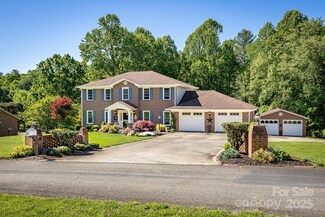 302 Redwood Place, Lenoir, NC 28645