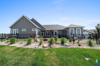 1703 N Otto Ave, Sioux Falls, SD 57110