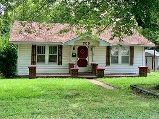 309 S 2nd St, Tecumseh, OK 74873