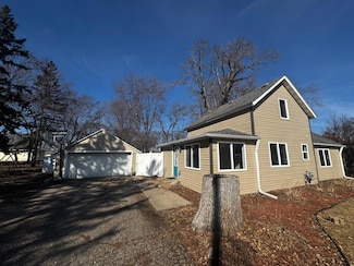 220 S Eagle St, Belle Plaine, MN 56011