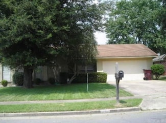 3202 Kendyl St, Pine Bluff, AR 71603