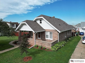 4540 & 4540 1/2 S 41st St, Omaha, NE 68107