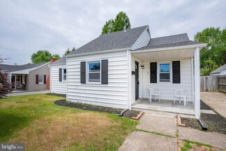7 University Ave, New Castle, DE 19720