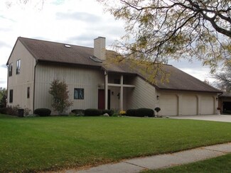 7713 Hillcrest Ave, Middleton, WI 53562