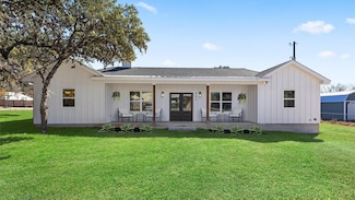 910 10th St, Blanco, TX 78606