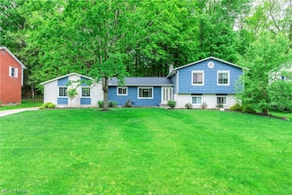 8704 Bradford Ln, Brecksville, OH 44141
