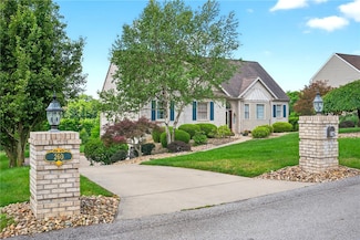 260 Arrowhead Ln, Eighty Four, PA 15330