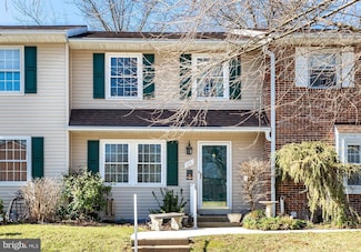 64 Fox Run Dr, York, PA 17403
