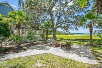 7 Petigru Dr, Beaufort, SC 29902