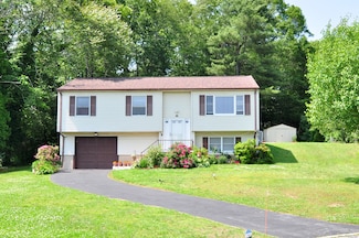 8 Pons Rd, Mystic, CT 06355