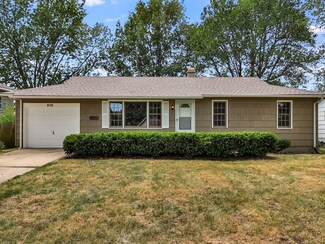 8712 Manchester Ave, Kansas City, MO 64138