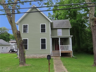 202 Cayuga St, Union Springs, NY 13160