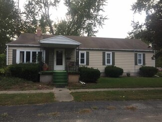 1007 N Market St, Winamac, IN 46996
