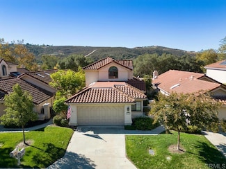 2533 Holly Valley Dr, Vista, CA 92084