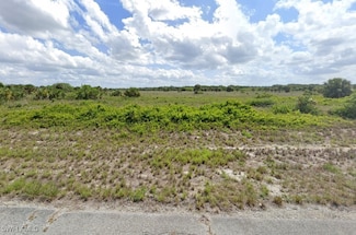 477 W Almeria Dr, Fort Denaud, FL 33935
