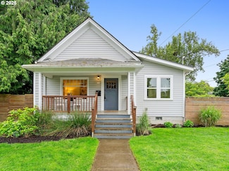 1104 SE Miller St, Portland, OR 97202